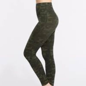 SPANX Green Camouflage High Waisted Look At Me Now Leggings Women Sz S